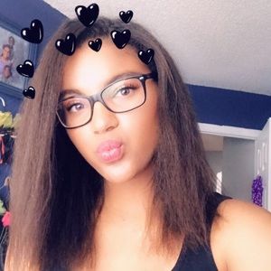 Meet your Posher, Vanessa